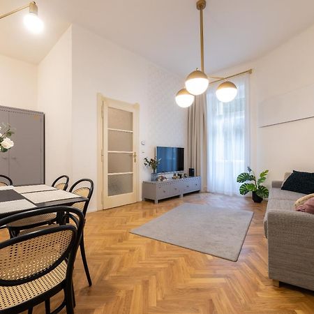 Stylish Old Town Apartment By Easybnb Praga Zewnętrze zdjęcie